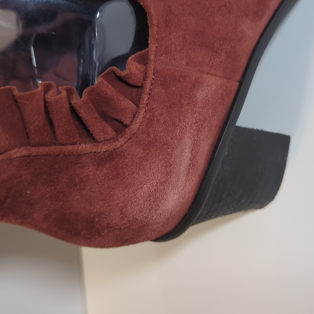 Lori Goldstein Sydney Ruffle Detail Ankle Booties Size 8 - Picture 6 of 13
